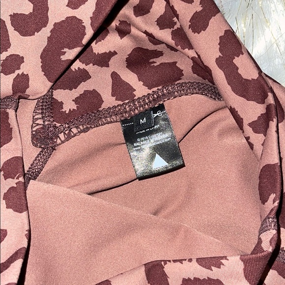 Balance Athletica Limited Edition Cheetah - Picture 4 of 7